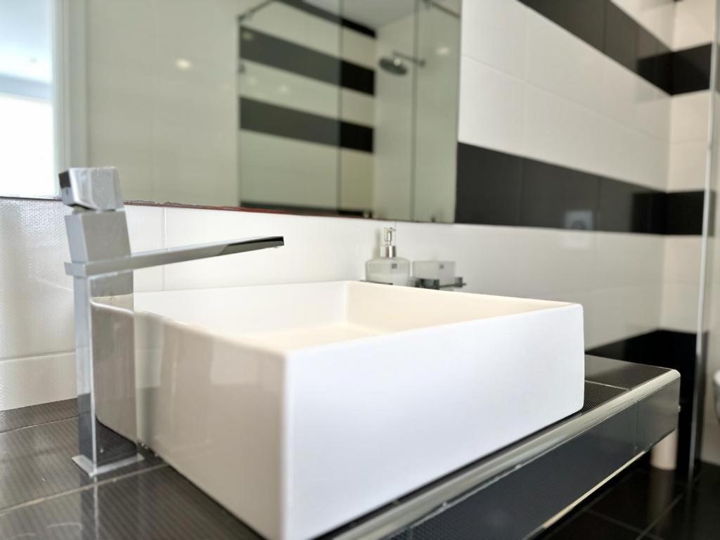 Leblanc Luxurious Beachfront Villa, Gcollectiongr Ermioni Exterior photo